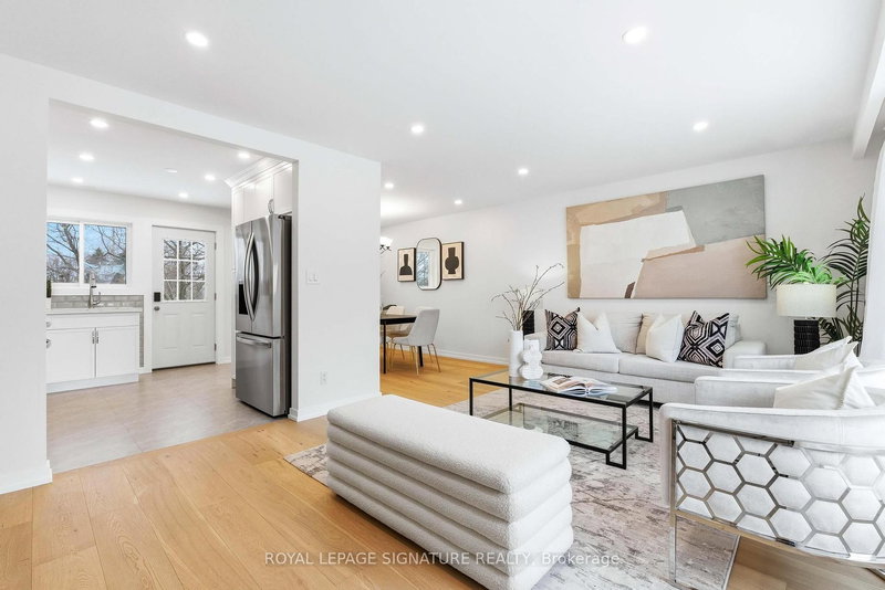 1271 Canford Cres, Mississauga, L5J 3M9 | Image 2