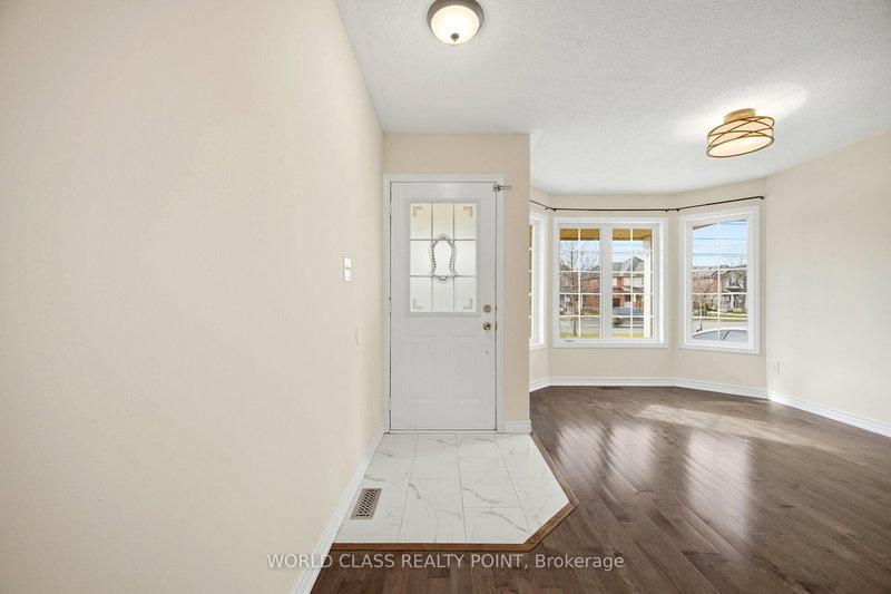 727 Thompson Rd S, Milton, L9T 5W8 | Image 3