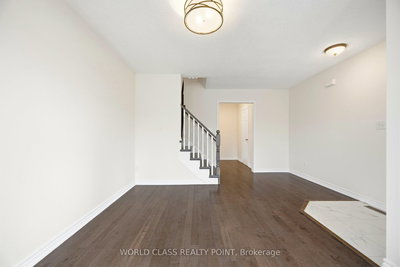 727 Thompson Road South, Milton, Ontario image-0-3