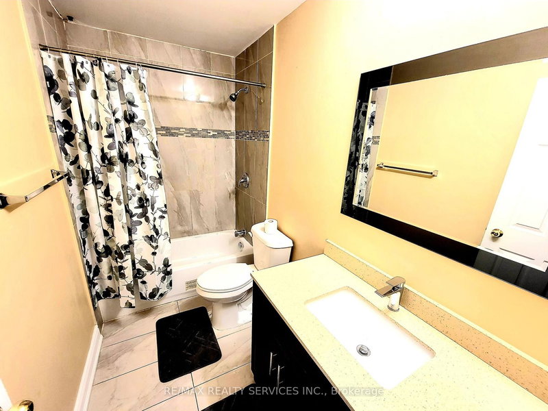 9 Bruce Beer Dr, Brampton, L6V 2W7 | Image 3