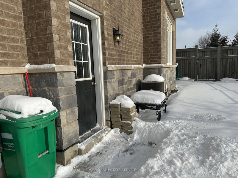 BSMT - 1 Gruenwald Gate E, Brampton, L6Y 6C4 | Image 3