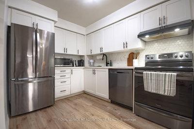 Unit 927 — 3888 Duke of York Boulevard — photo 4