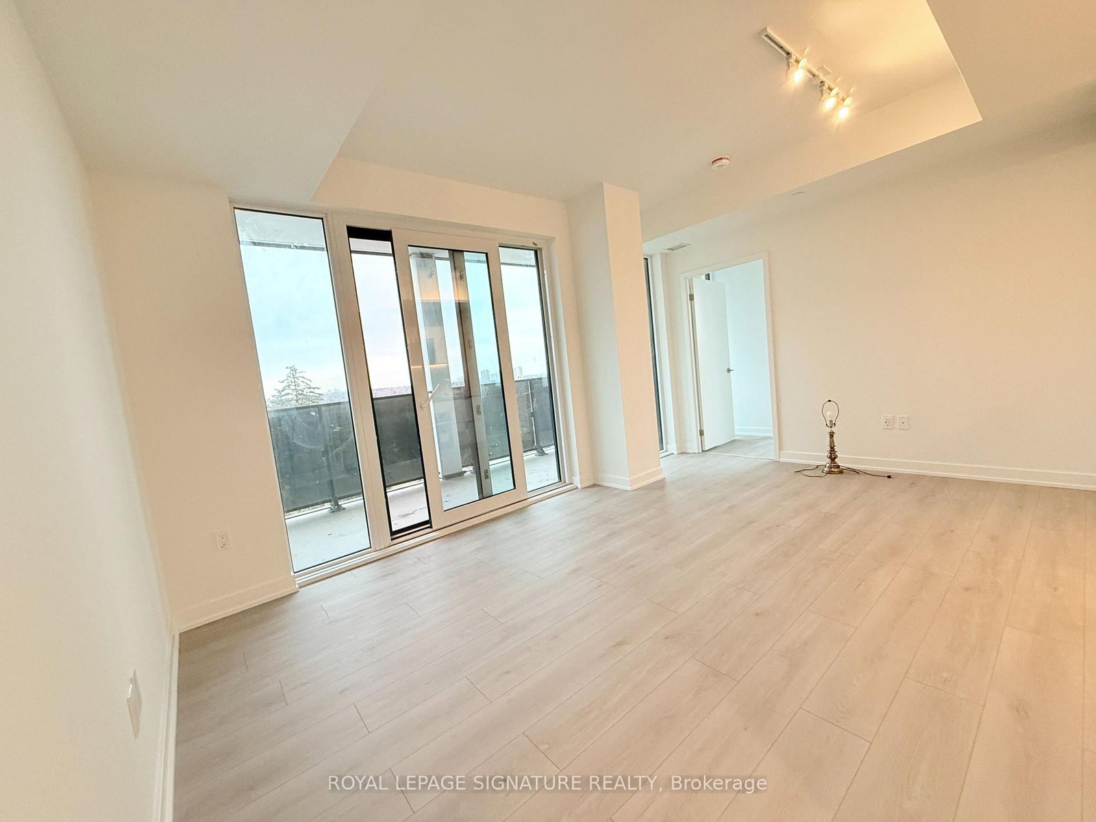1 Fairview Road E, Unit 405 - Photo 8