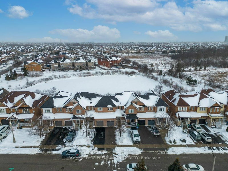 13 Summitridge Crt, Brampton, L6P 2E5 | Image 2