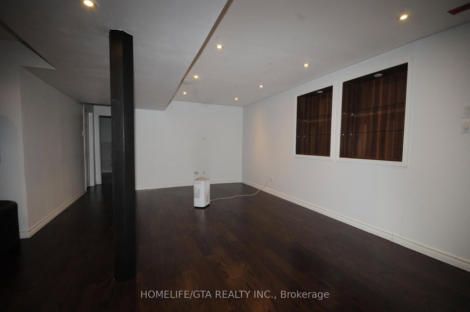 Detached House for sale at 18 Velvet Grass Lane, Brampton, Ontario, L6R 1W6 - Sandringham-Wellington - MLS: W12730780