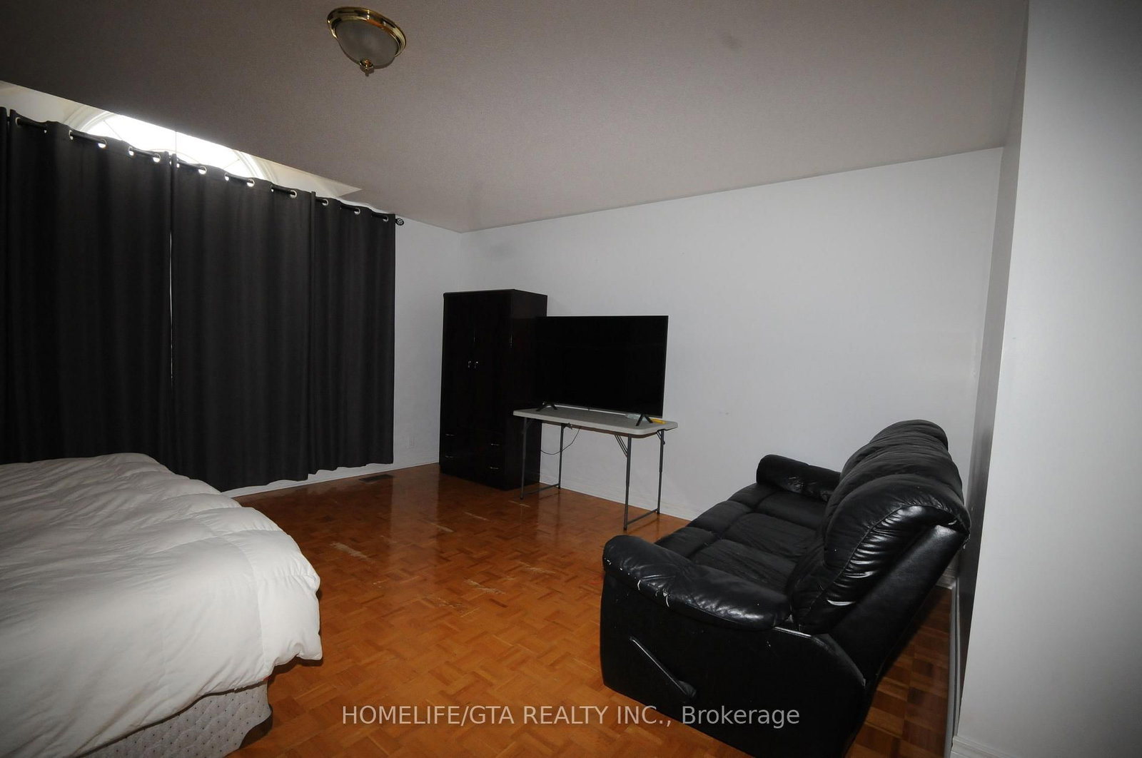 Detached House for sale at 18 Velvet Grass Lane, Brampton, Ontario, L6R 1W6 - Sandringham-Wellington - MLS: W12730780