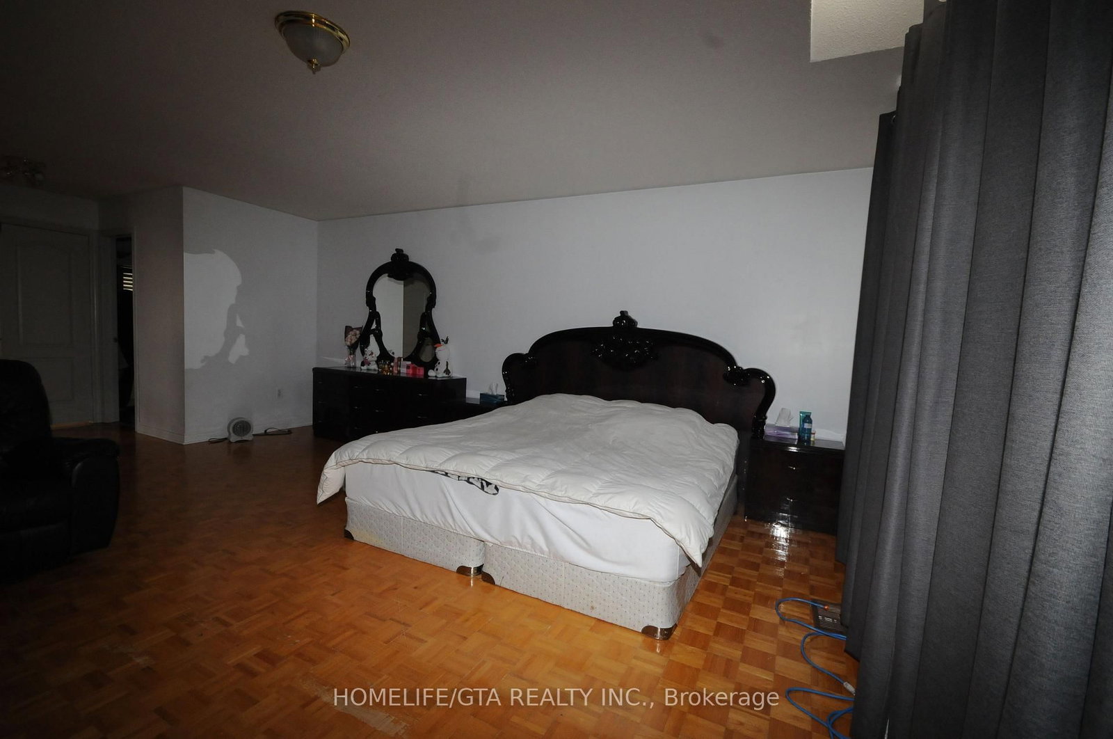 Detached House for sale at 18 Velvet Grass Lane, Brampton, Ontario, L6R 1W6 - Sandringham-Wellington - MLS: W12730780