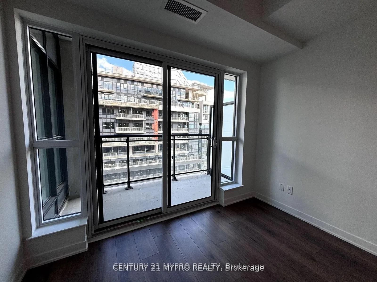 405 Dundas Street W, Unit 716 - Photo 15