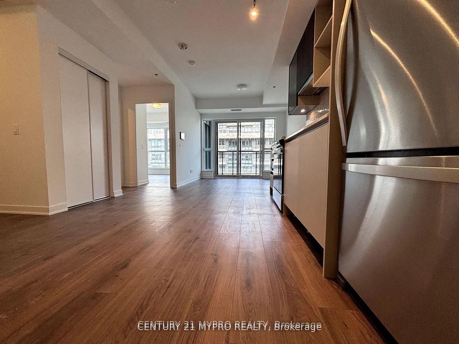 405 Dundas Street W, Unit 716 - Photo 6