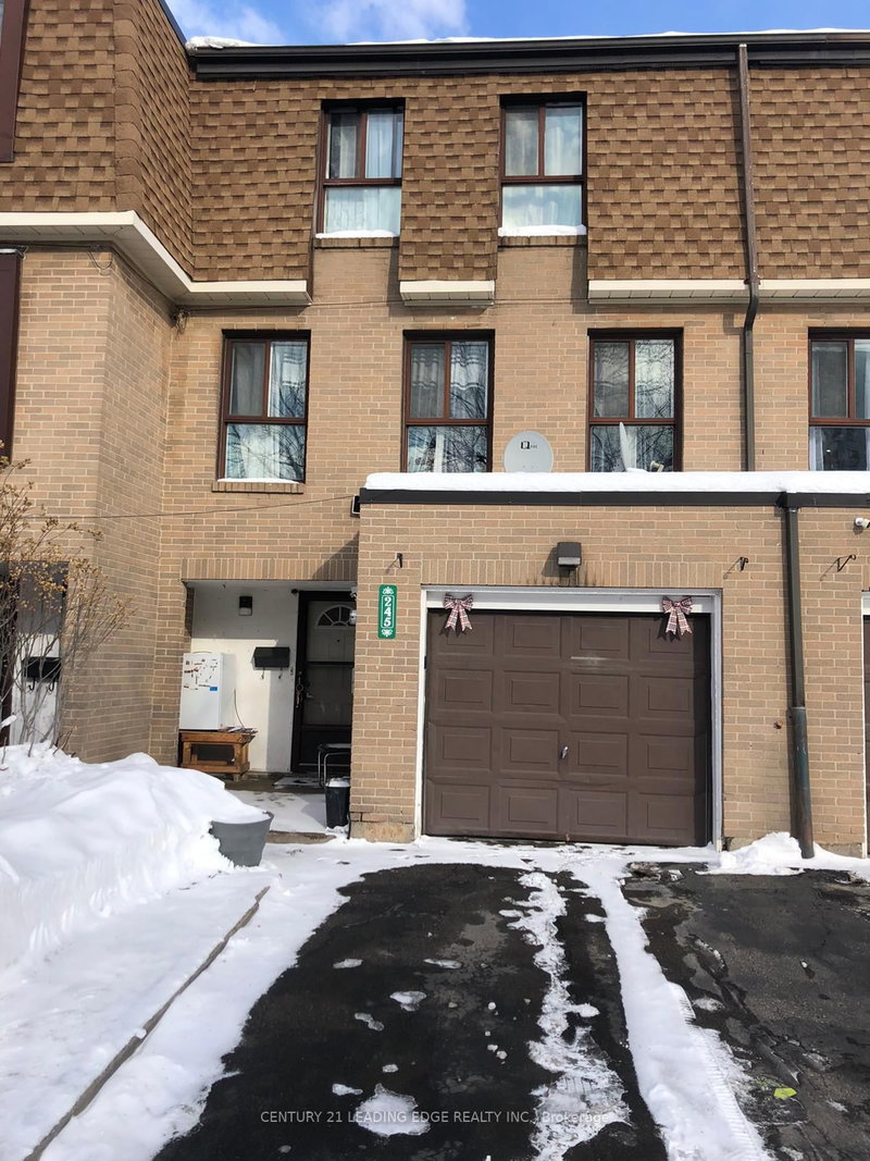 135 - 245 Fleetwood Cres, Brampton, L6T 2E7 | Image 2
