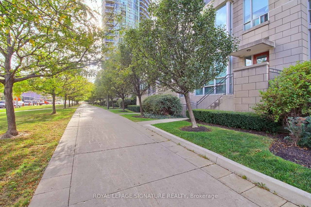 TH-104 - 90 Absolute Avenue