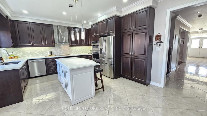 77 Martin Byrne Dr, Brampton, L6P 4C7 | Image 2