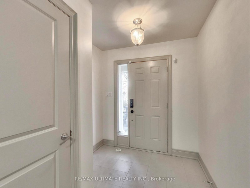 Upper - 62 Monclova Rd, Toronto, M3M 0A6 | Image 3