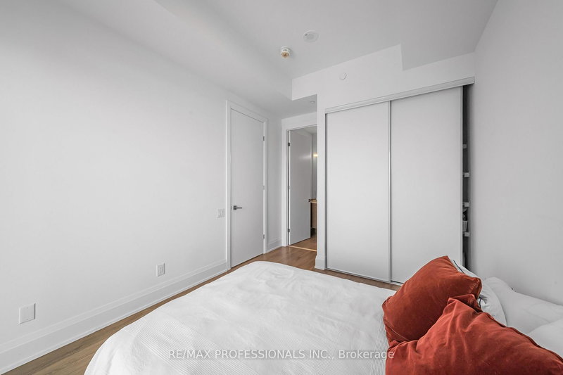 2005 - 20 Brin Dr, Toronto, M8X 1Y6 | Image 3