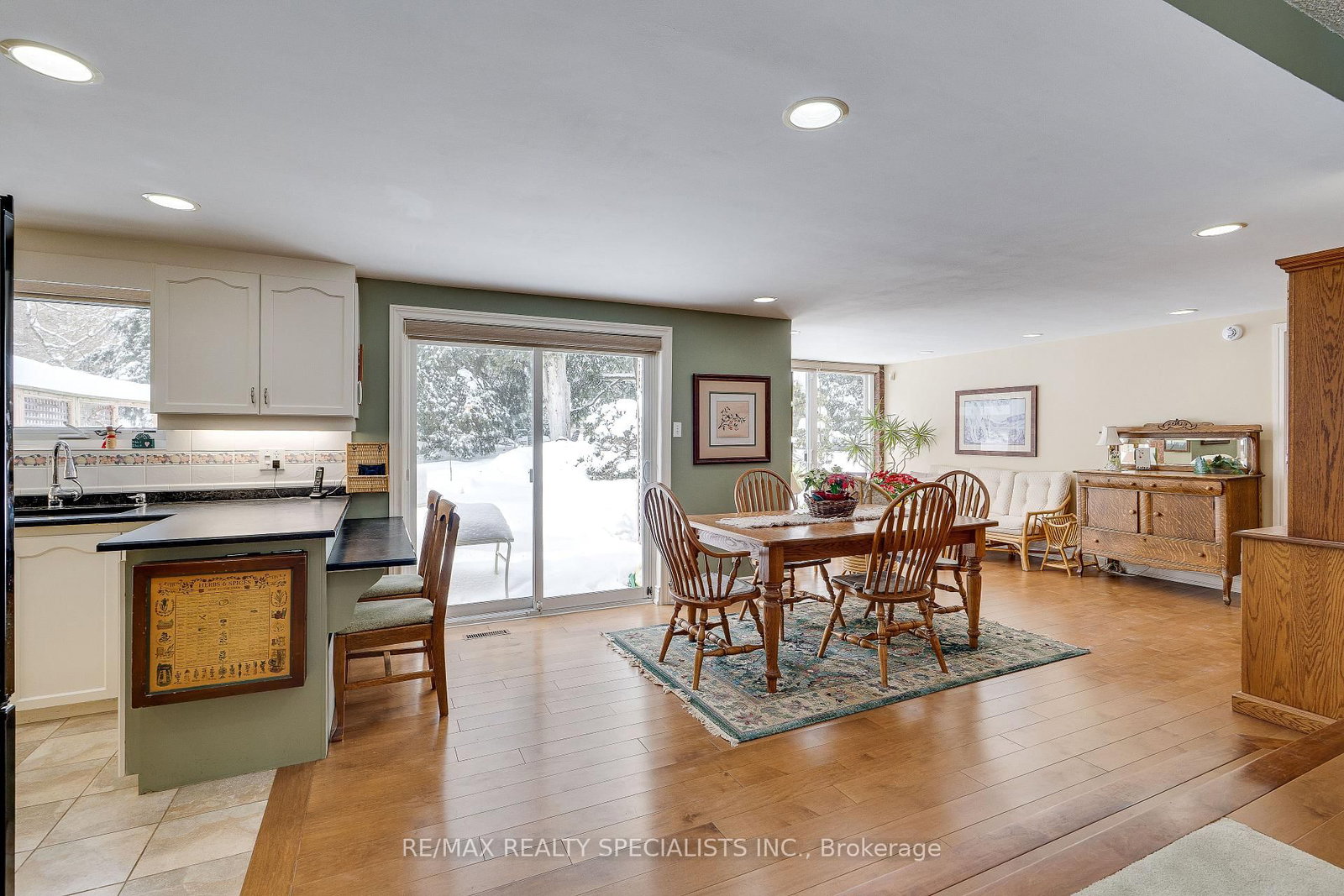 Listing Image 7