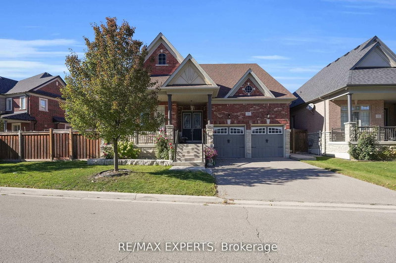 10 Falkland Rd, Brampton, L6P 4C3 | Image 2