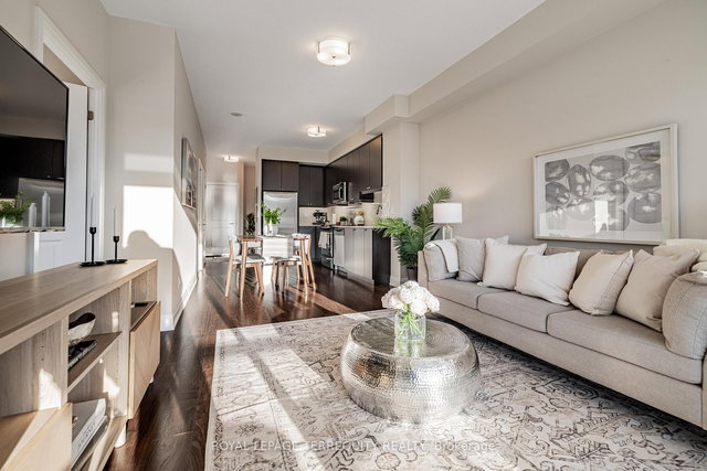 401 - 35 Fontenay Court