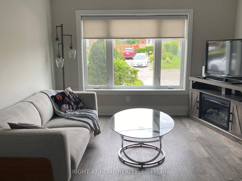 9 Snowood Crt, Toronto, M3N 1E7 | Image 3