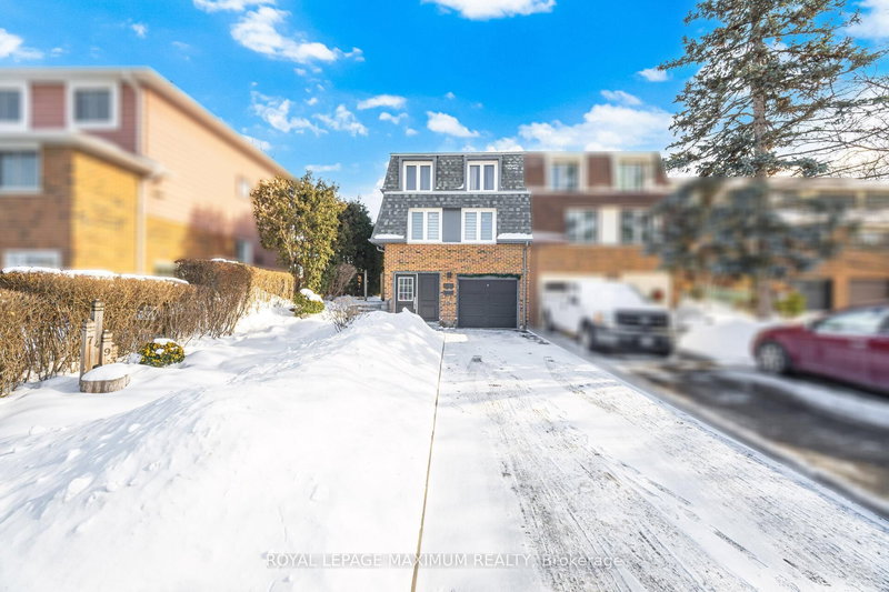 7493 Bybrook Dr, Mississauga, L4T 3R4 | Image 2