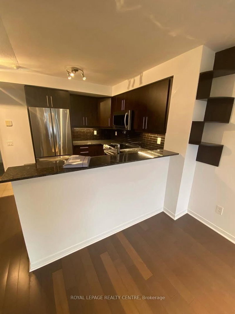 home for lease on 414-1050 The Queensway null