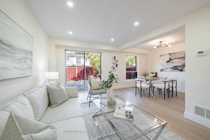 23 - 3430 Brandon Gate Dr, Mississauga, L4T 3T4 | Image 2