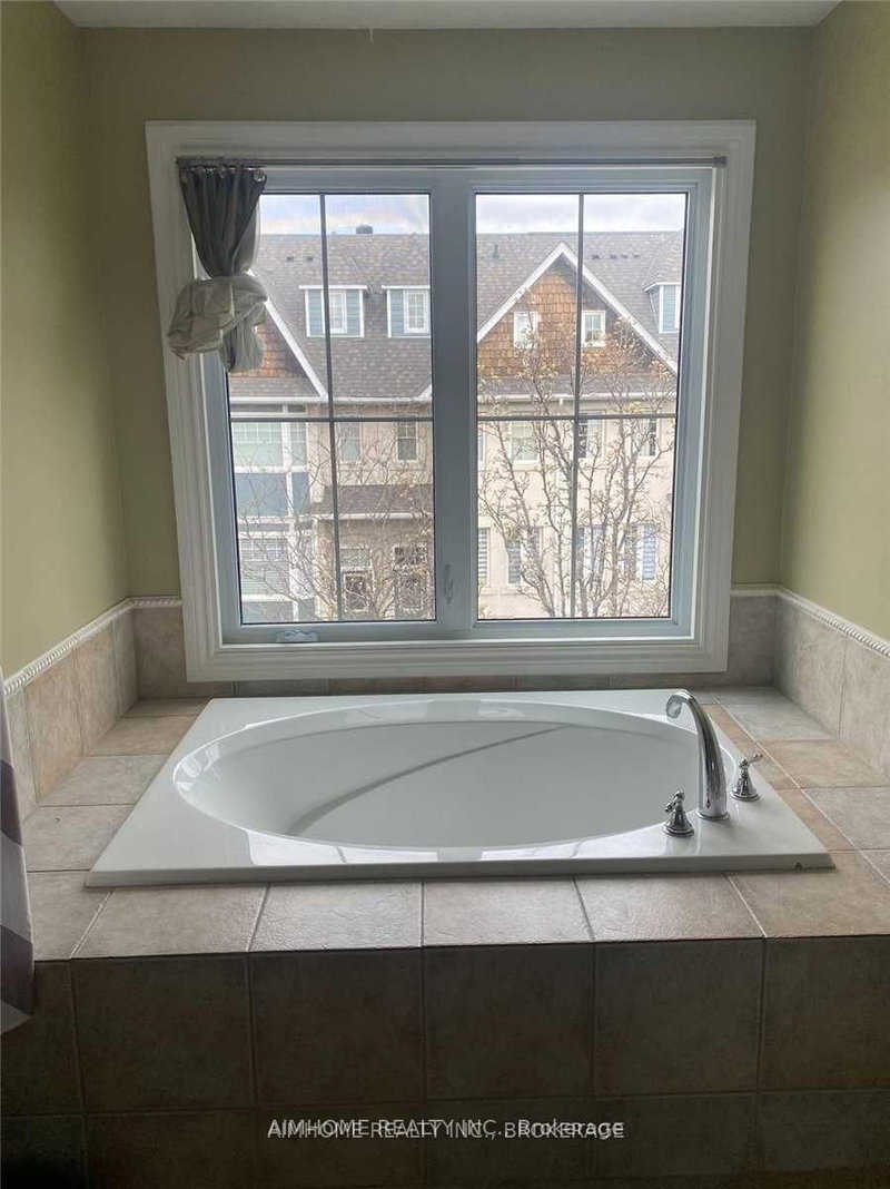 30 - 800 Dundas St W, Mississauga, L5C 4S9 | Image 3