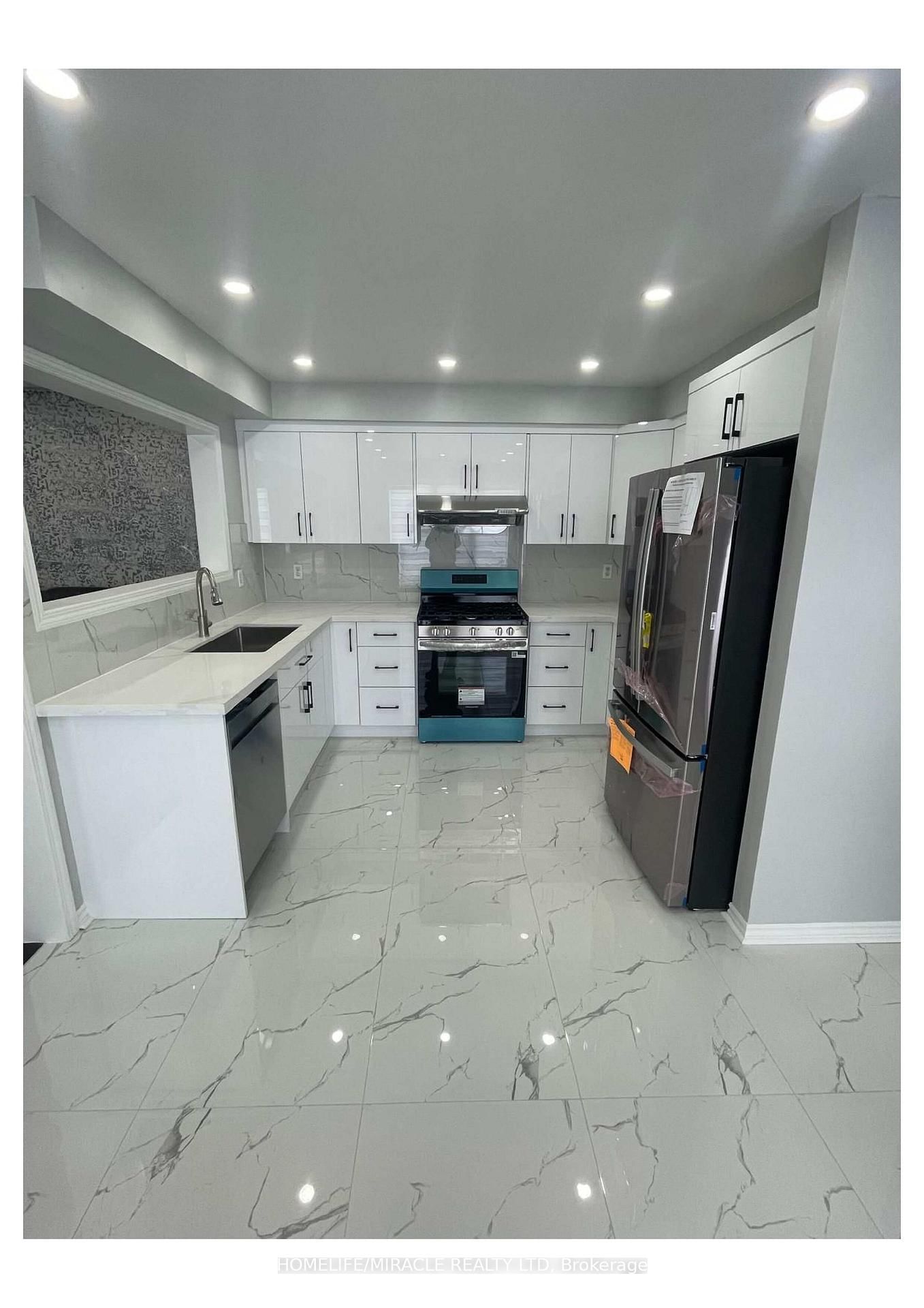 Semi-Detached House for sale at 55 Secord Crescent, Brampton, Ontario, L6X 4Y8 - Fletcher's Meadow - MLS: W12734148