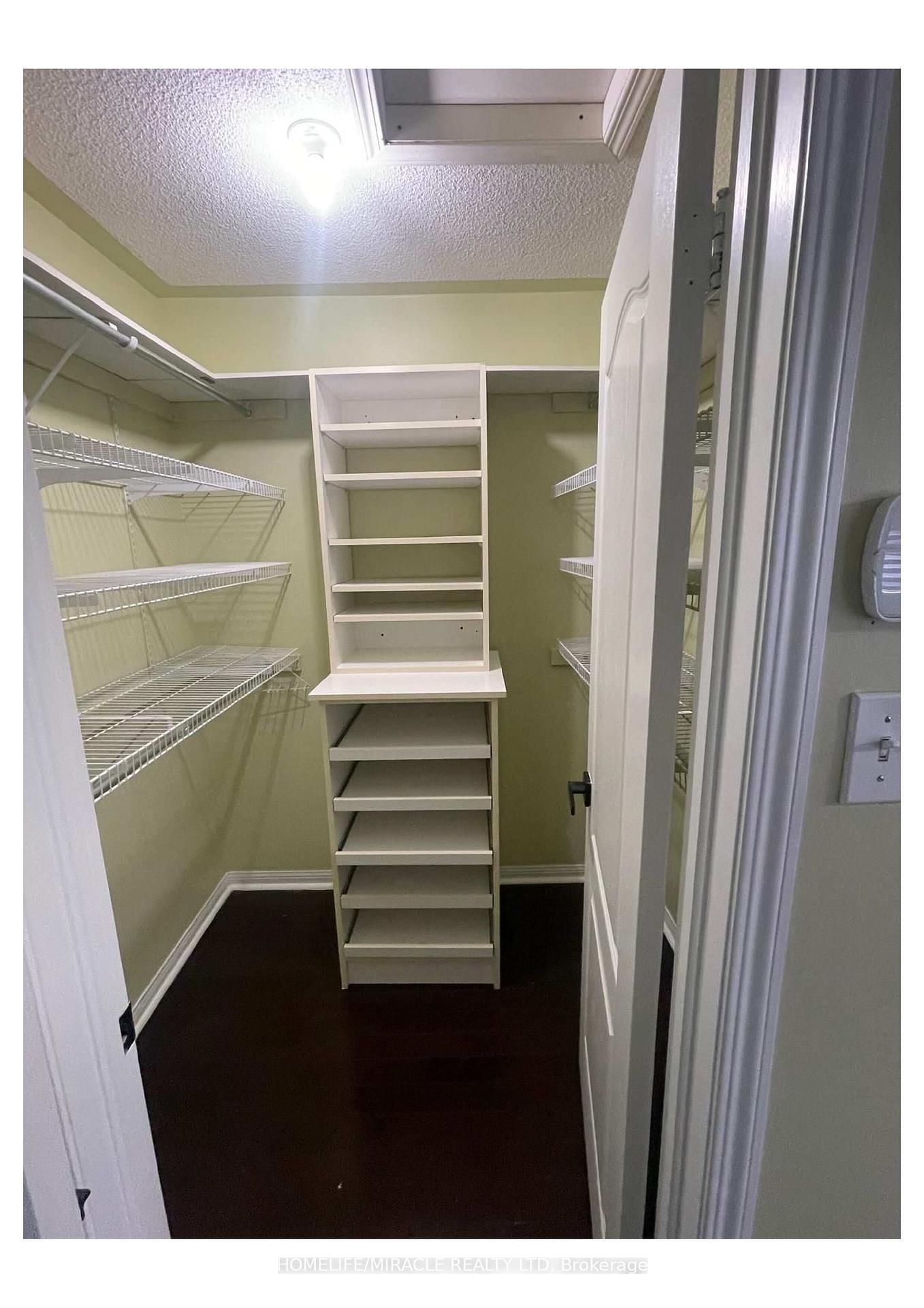 Semi-Detached House for sale at 55 Secord Crescent, Brampton, Ontario, L6X 4Y8 - Fletcher's Meadow - MLS: W12734148