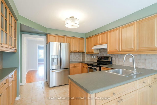 4 Meadow Bush (Upper) Court