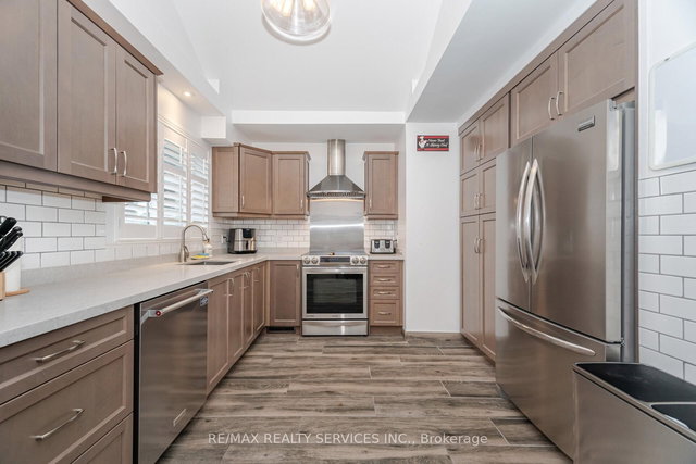 234 Elizabeth Street S