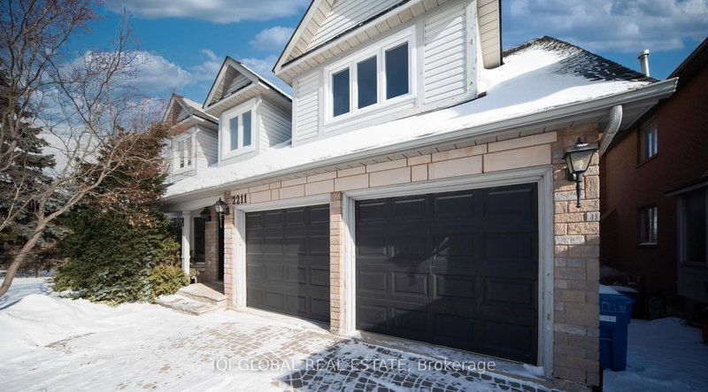 2211 Rockingham Dr, Oakville, L6H 6E8 | Image 2