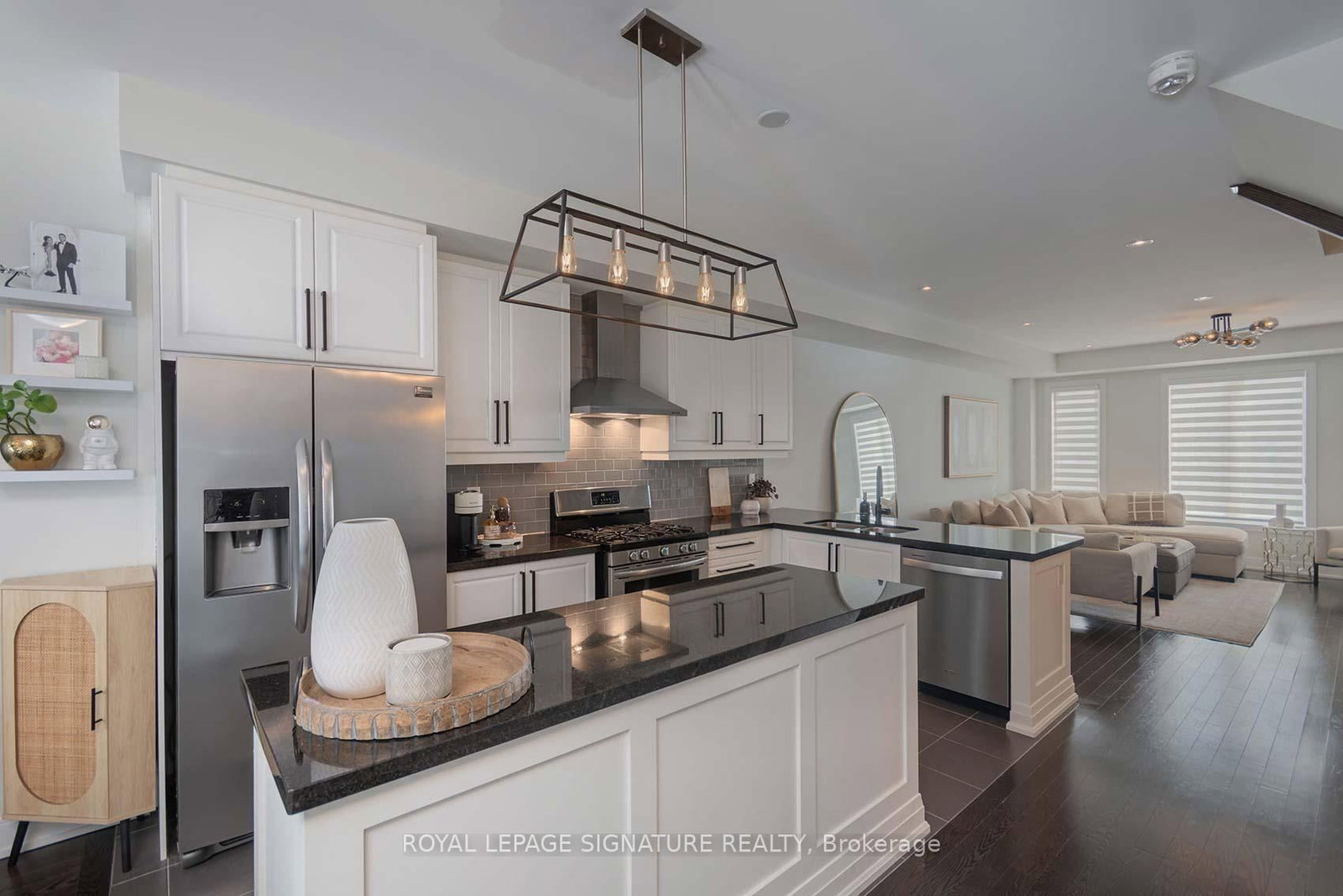 Townhouse sold at 1149 Beachcomber Road, Mississauga, Ontario, L5G 0B4 - Lakeview - MLS: W12735228