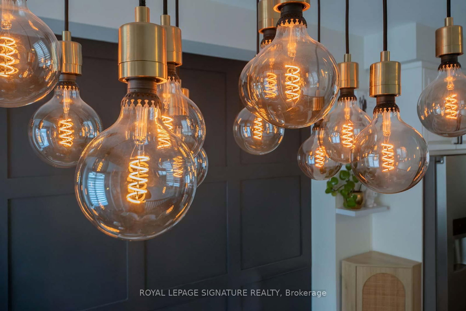 Townhouse sold at 1149 Beachcomber Road, Mississauga, Ontario, L5G 0B4 - Lakeview - MLS: W12735228