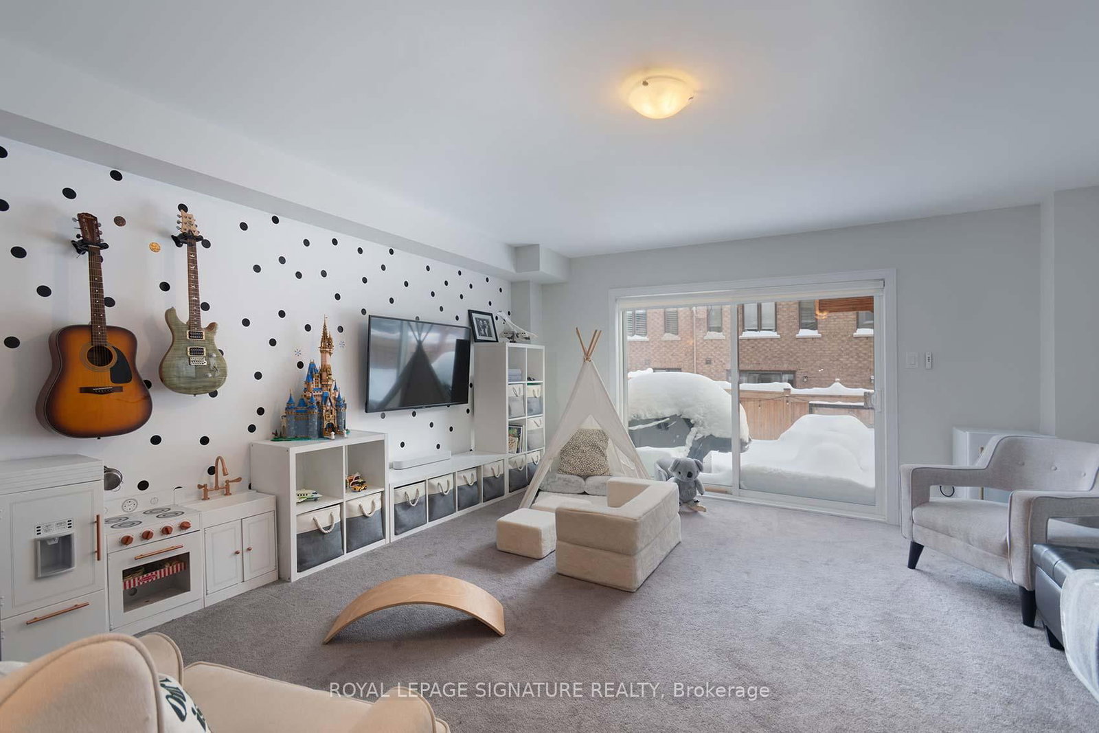 Townhouse sold at 1149 Beachcomber Road, Mississauga, Ontario, L5G 0B4 - Lakeview - MLS: W12735228