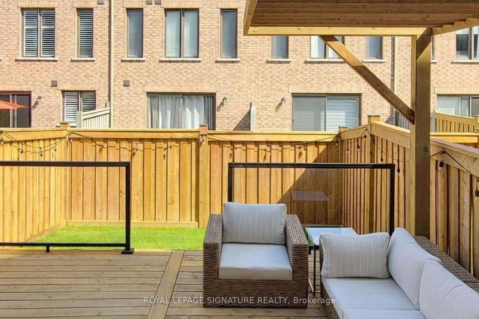 Townhouse sold at 1149 Beachcomber Road, Mississauga, Ontario, L5G 0B4 - Lakeview - MLS: W12735228