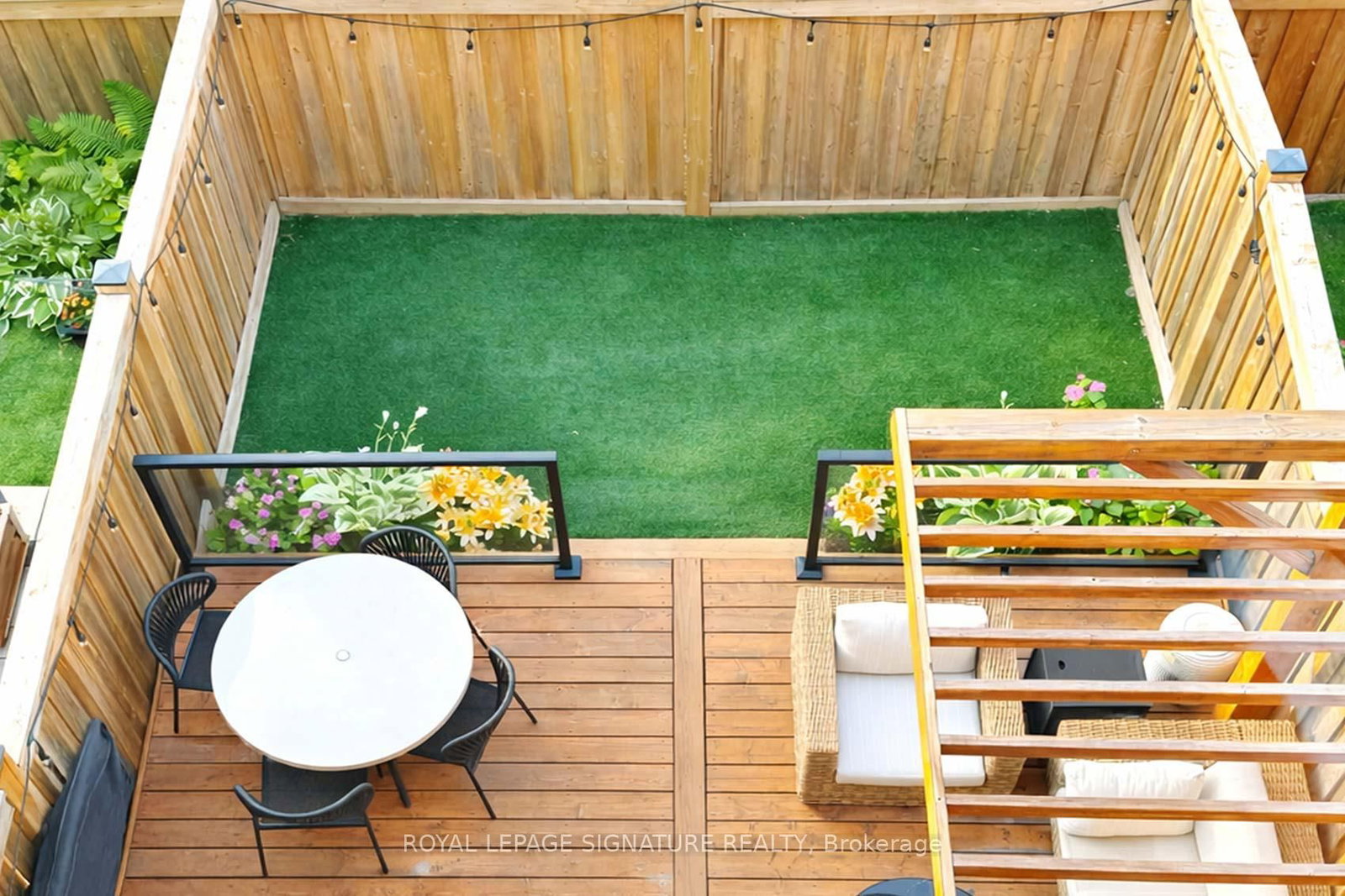 Townhouse sold at 1149 Beachcomber Road, Mississauga, Ontario, L5G 0B4 - Lakeview - MLS: W12735228