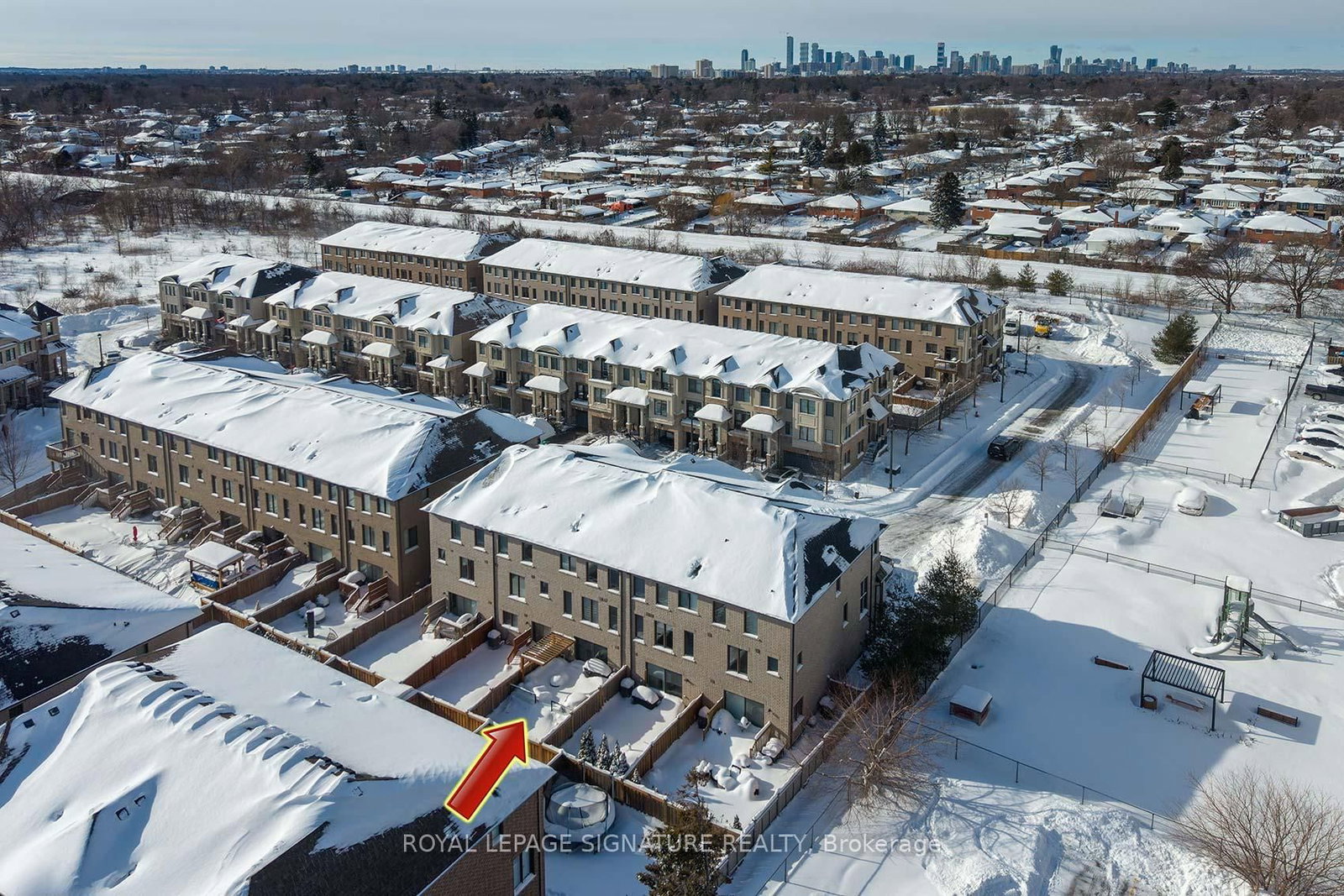 Townhouse sold at 1149 Beachcomber Road, Mississauga, Ontario, L5G 0B4 - Lakeview - MLS: W12735228