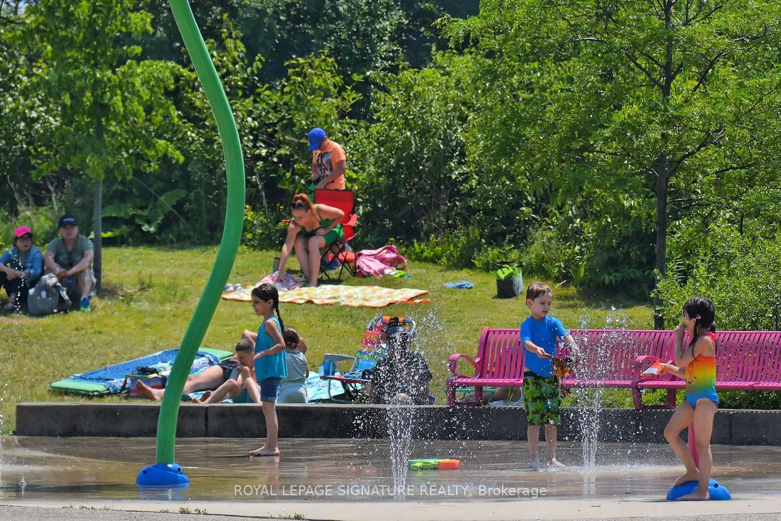 Townhouse sold at 1149 Beachcomber Road, Mississauga, Ontario, L5G 0B4 - Lakeview - MLS: W12735228