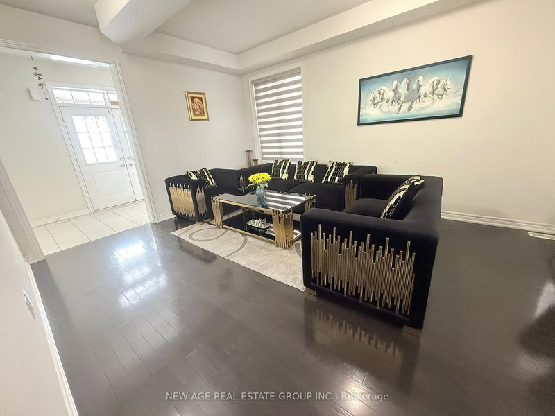 6 Benjamin Thorne Rd S, Brampton, L7A 5C6 | Image 3