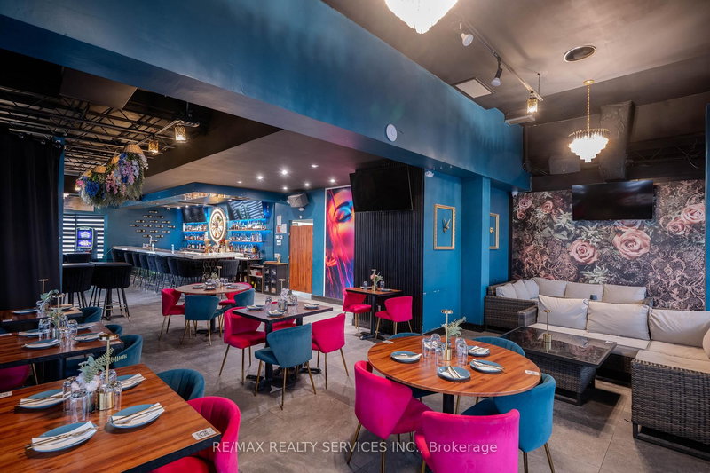 2055 DUNDAS St, Mississauga, L4X 2W1 | Image 3