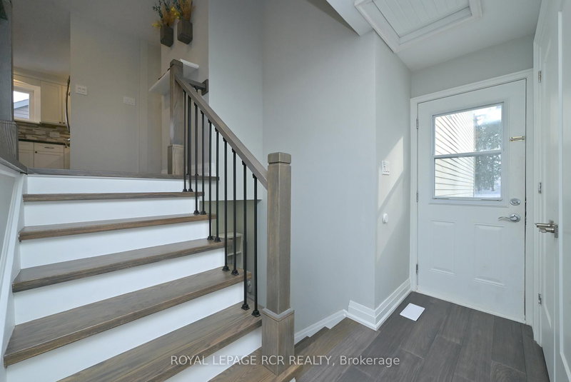 14 Goldgate Cres, Orangeville, L9W 4B5 | Image 3