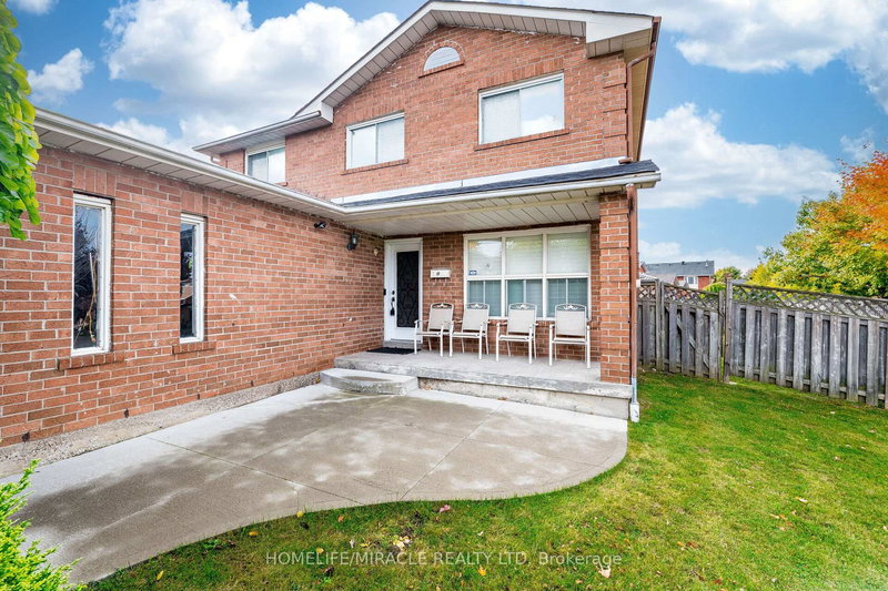9 Ballycastle Cres, Brampton, L6Z 2V6 | Image 3