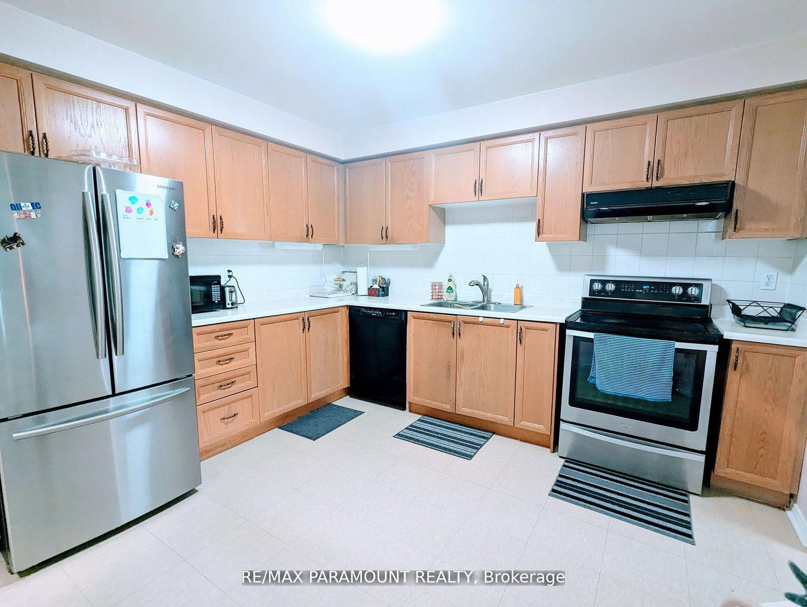 Townhouse for sale at 37 Wickstead Court, Brampton, Ontario, L6R 1N8 - Sandringham-Wellington - MLS: W12736270