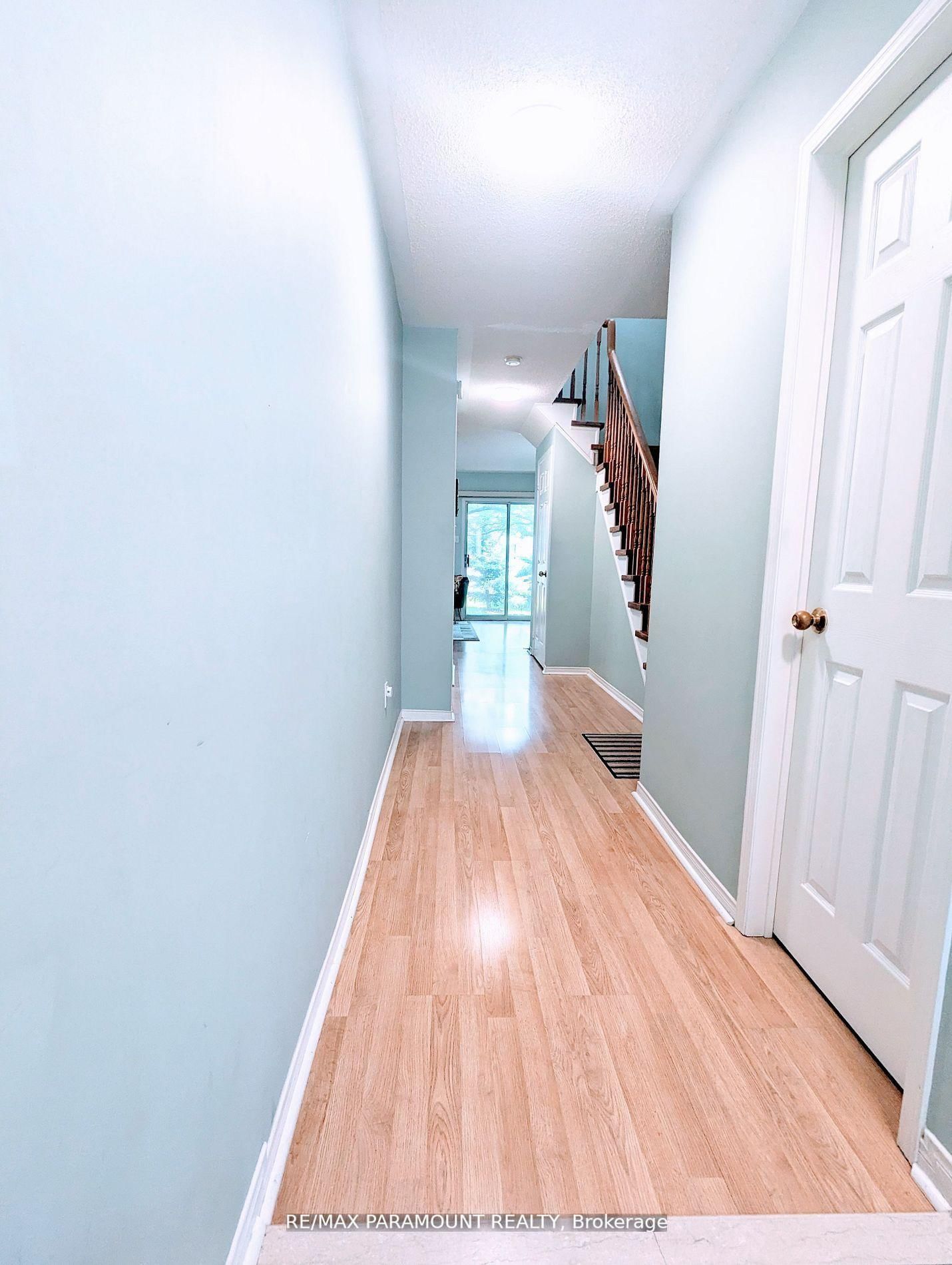 Townhouse for sale at 37 Wickstead Court, Brampton, Ontario, L6R 1N8 - Sandringham-Wellington - MLS: W12736270