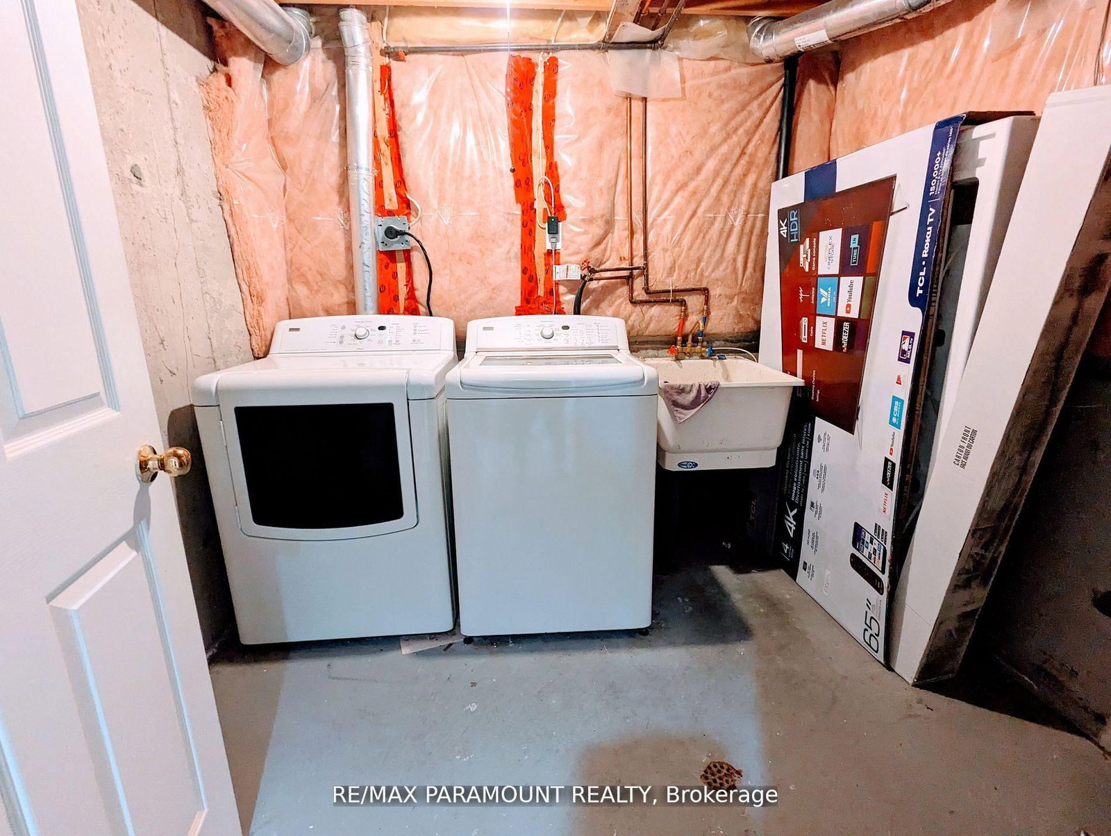 Townhouse for sale at 37 Wickstead Court, Brampton, Ontario, L6R 1N8 - Sandringham-Wellington - MLS: W12736270