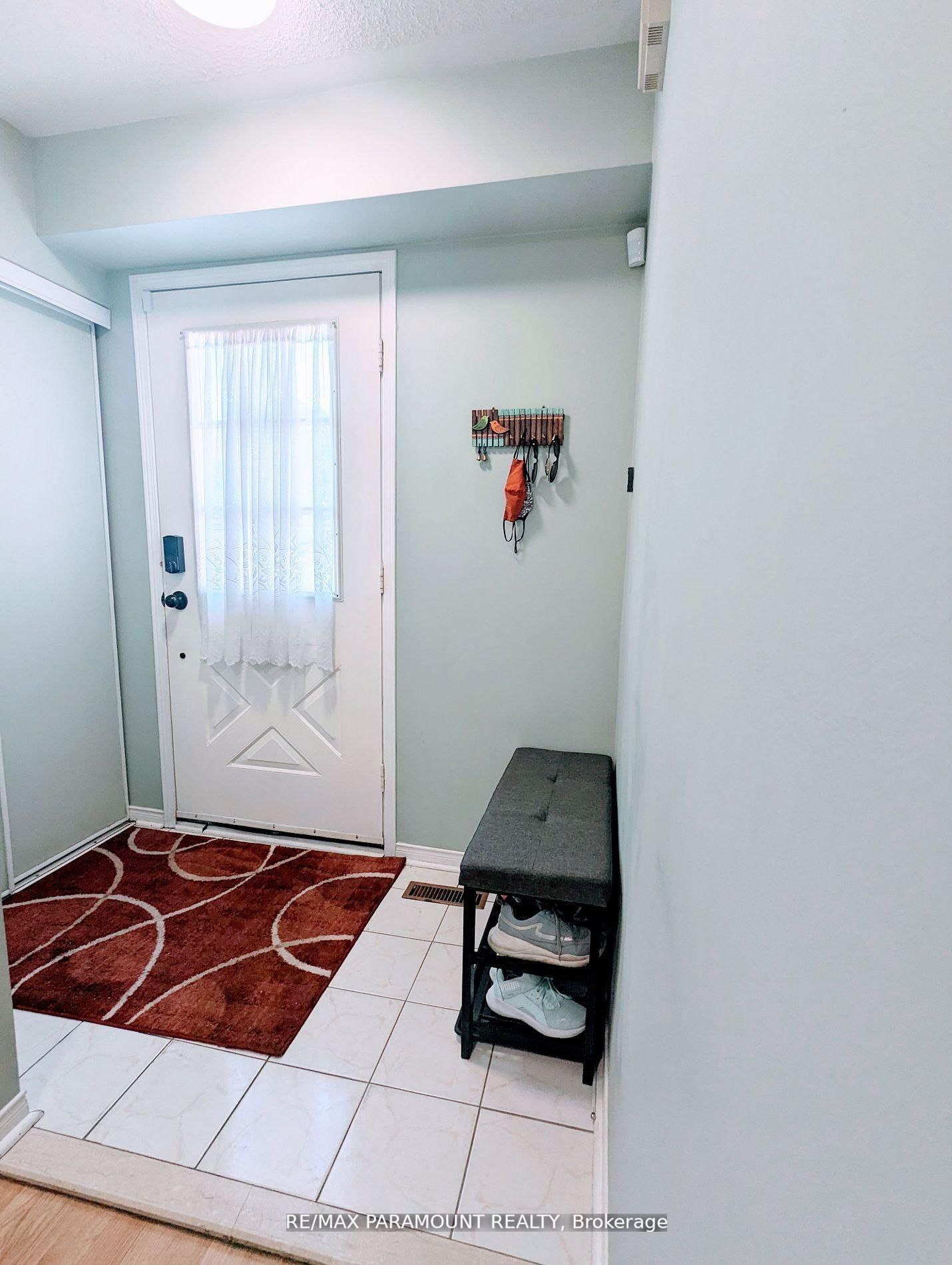 Townhouse for sale at 37 Wickstead Court, Brampton, Ontario, L6R 1N8 - Sandringham-Wellington - MLS: W12736270