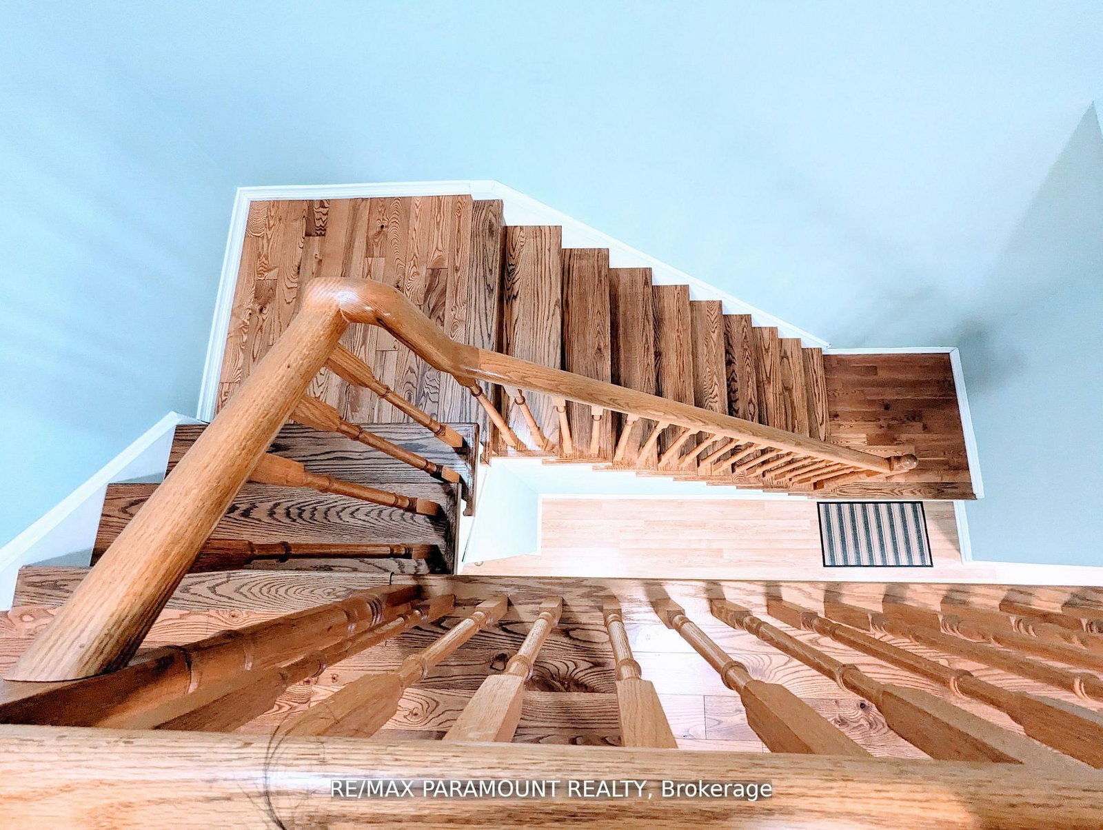 Townhouse for sale at 37 Wickstead Court, Brampton, Ontario, L6R 1N8 - Sandringham-Wellington - MLS: W12736270