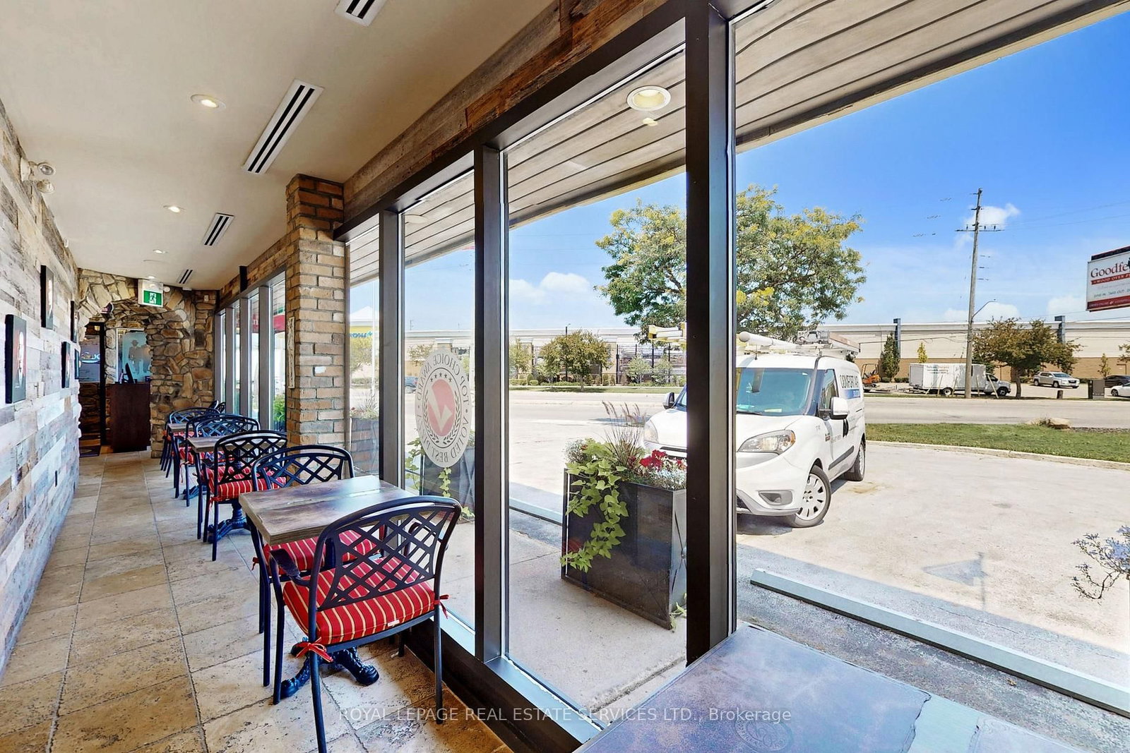 22 Ontario Street - Photo 6