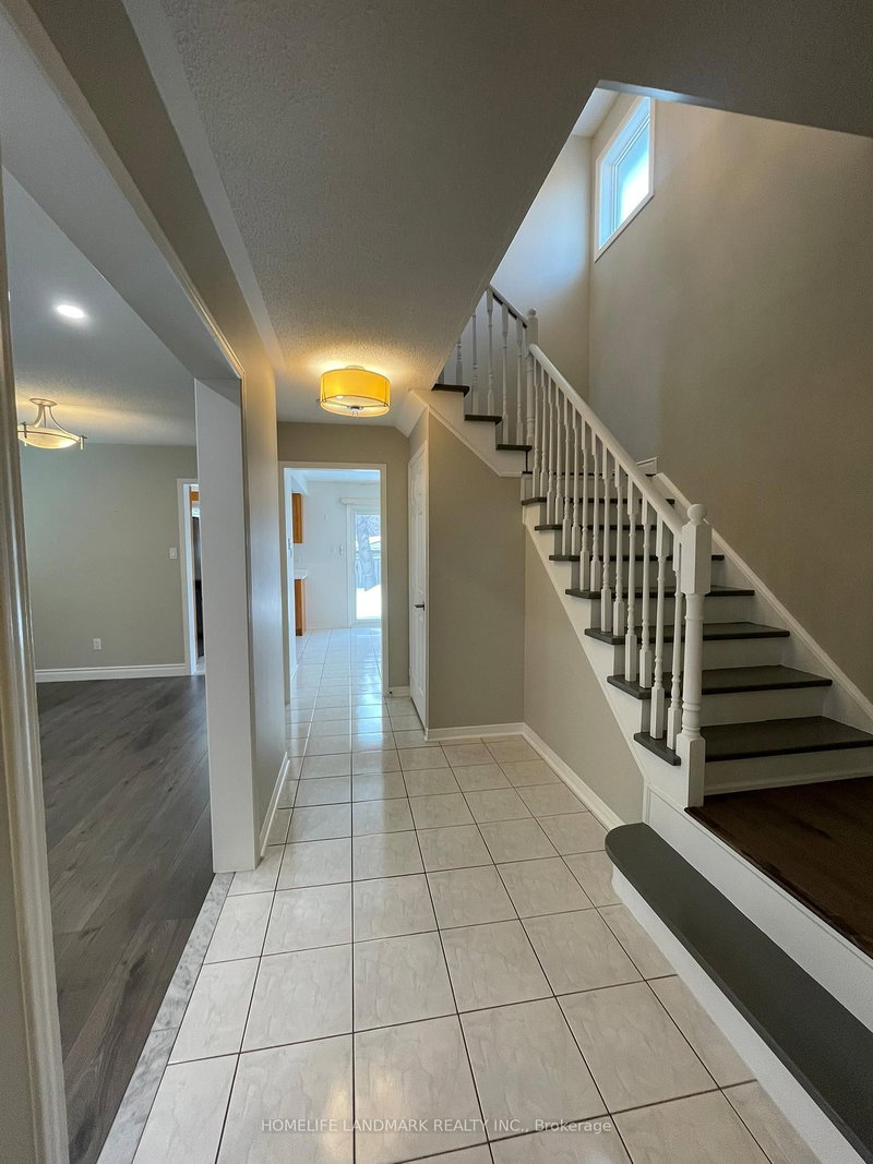 618 Fothergill Blvd, Burlington, L7L 6E3 | Image 2