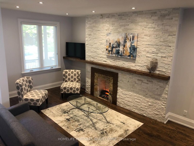 511 Indian Grve, Toronto, M6P 2J1 | Image 2